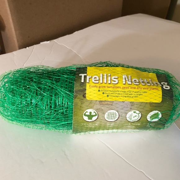 De-Bird Large trellis netting. - Picture 1 of 3